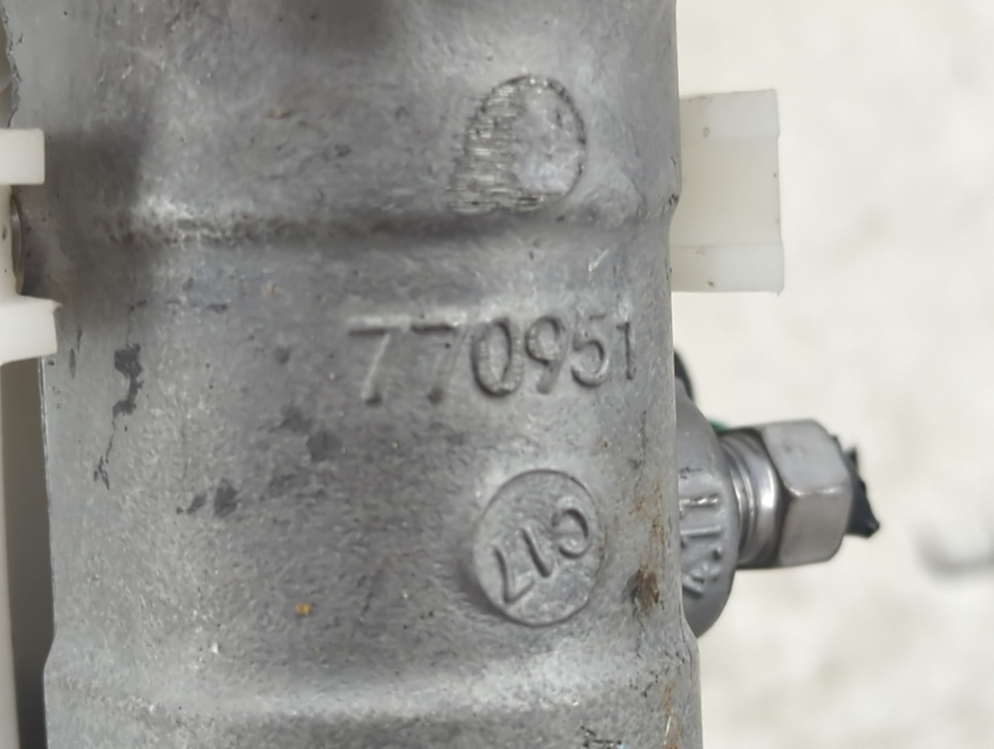 2017 Dodge Journey Brake Master Cylinder 1452076 - Oemusedautoparts1.com