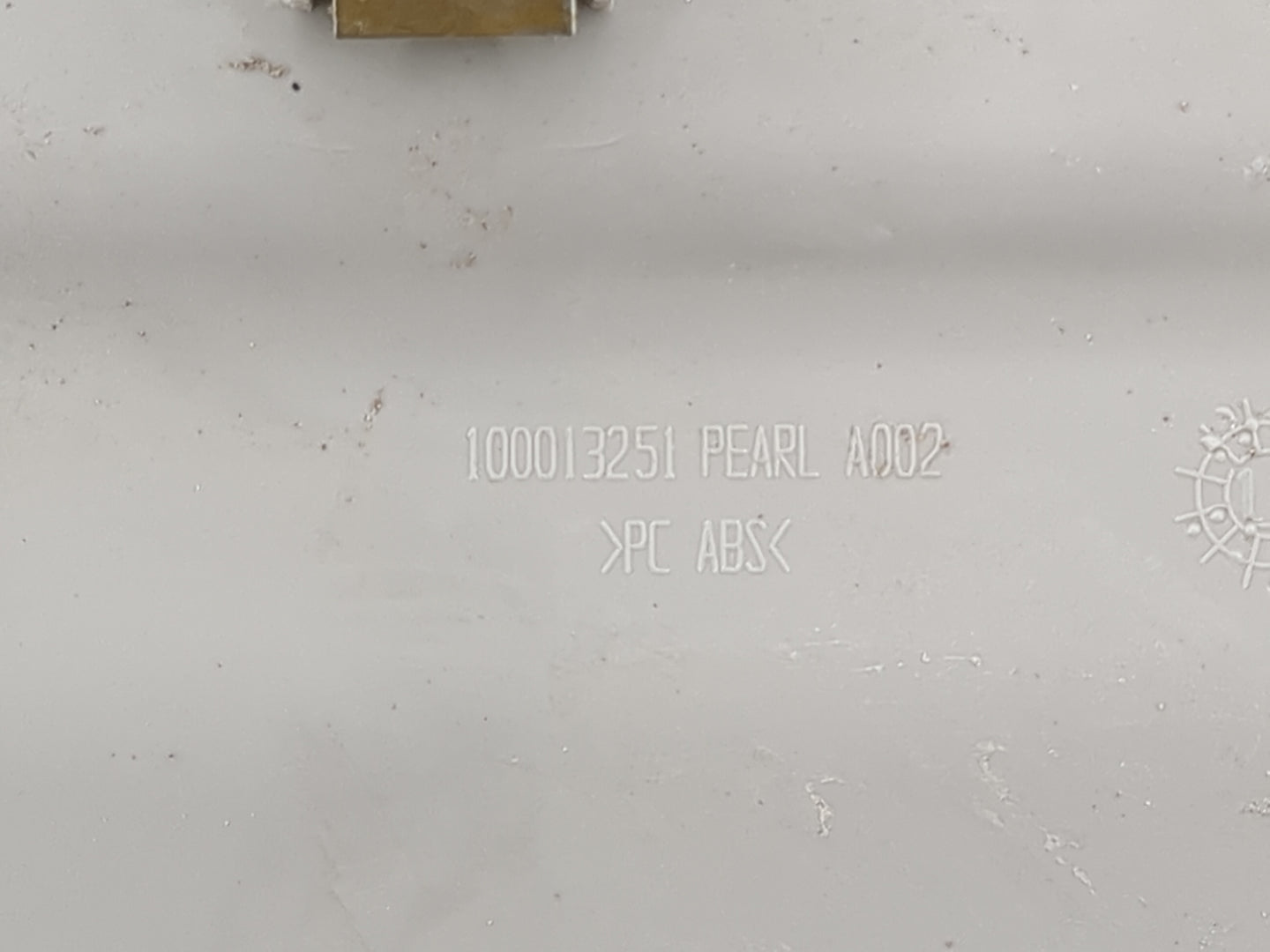 2017 Dodge Journey Overhead Roof Console - Oemusedautoparts1.com