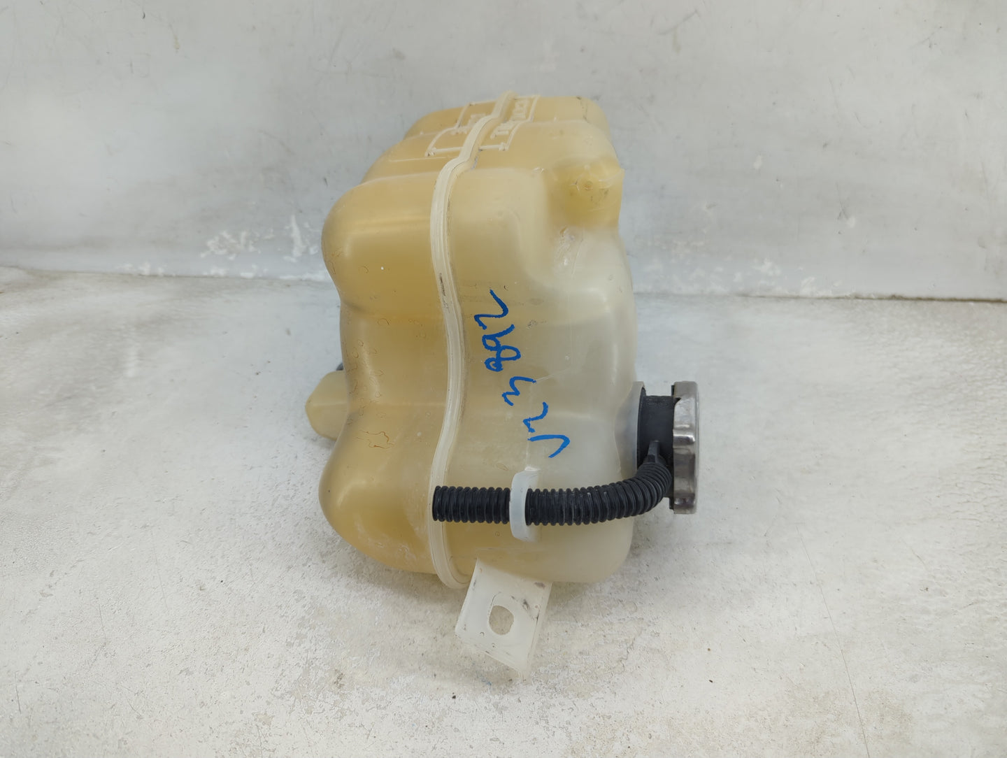 2009-2019 Dodge Journey Radiator Coolant Overflow Expansion Tank Bottle 1459188 - Oemusedautoparts1.com