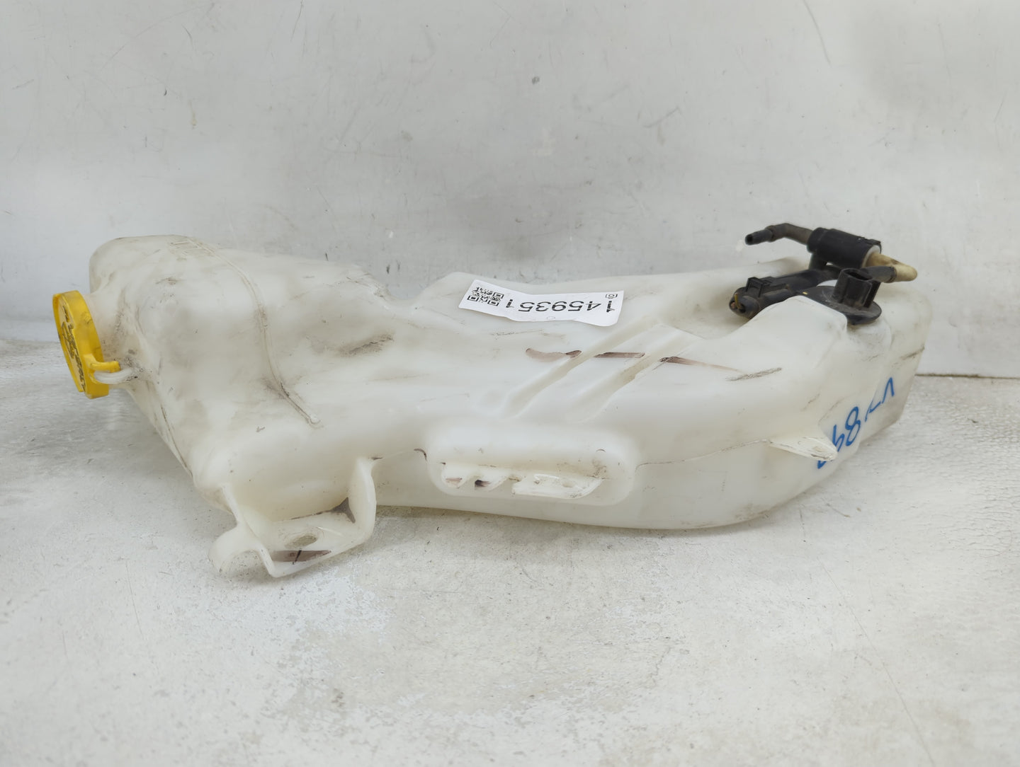 2017 Dodge Journey Windshield Washer Fluid Reservoir Bottle Oem 1459351 - Oemusedautoparts1.com