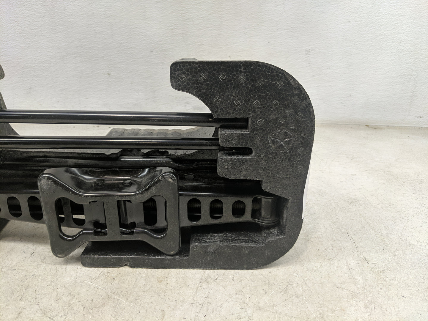 2017 Dodge Journey Spare Scissor Car Jack 1460354 - Oemusedautoparts1.com