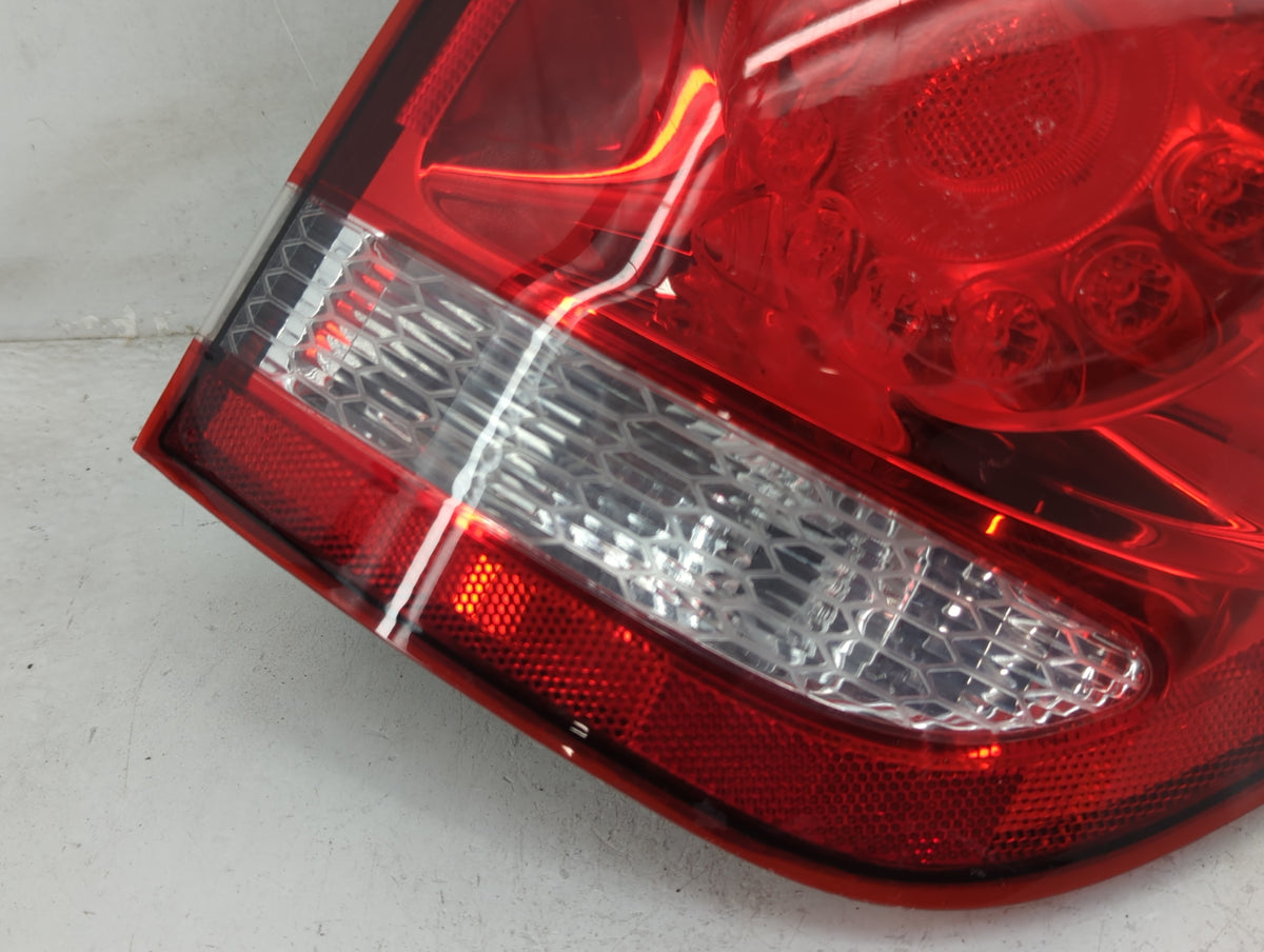 2011-2017 Dodge Journey Tail Light Assembly Passenger Right OEM P/N:58078464AD 6725114600 Fits OEM Used Auto Parts - Oemused