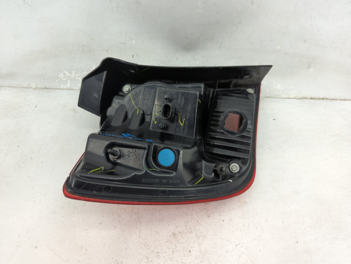 2011-2017 Dodge Journey Tail Light Assembly Passenger Right OEM P/N:58078464AD 6725114600 Fits OEM Used Auto Parts - Oemused