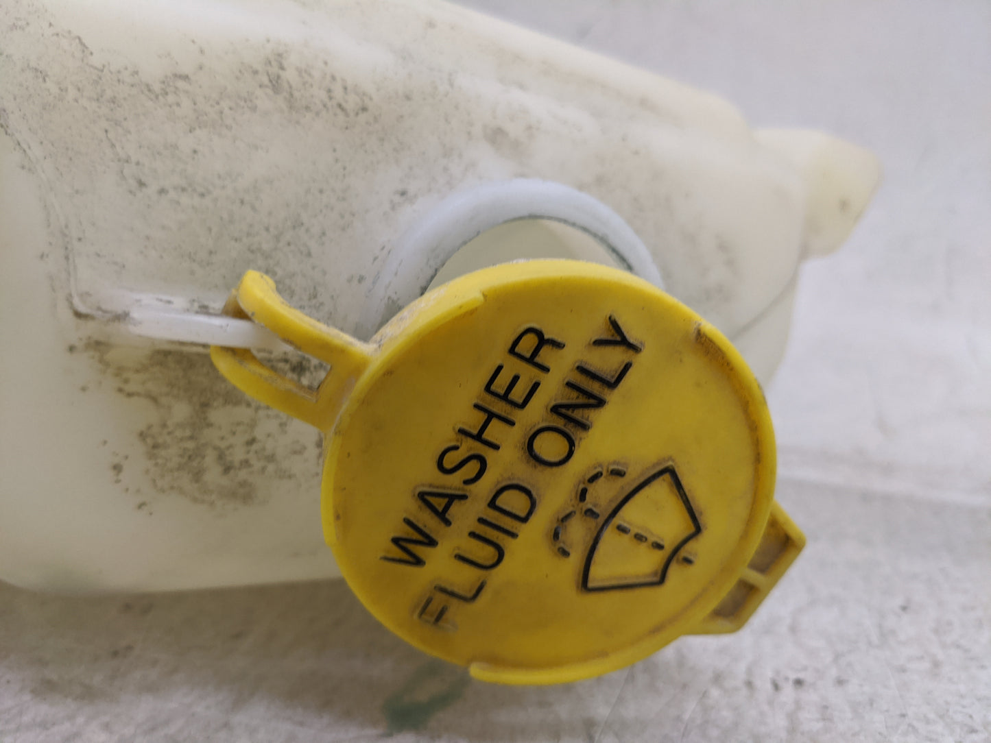 2017 Dodge Journey Windshield Washer Fluid Reservoir Bottle Oem 1476980 - Oemusedautoparts1.com
