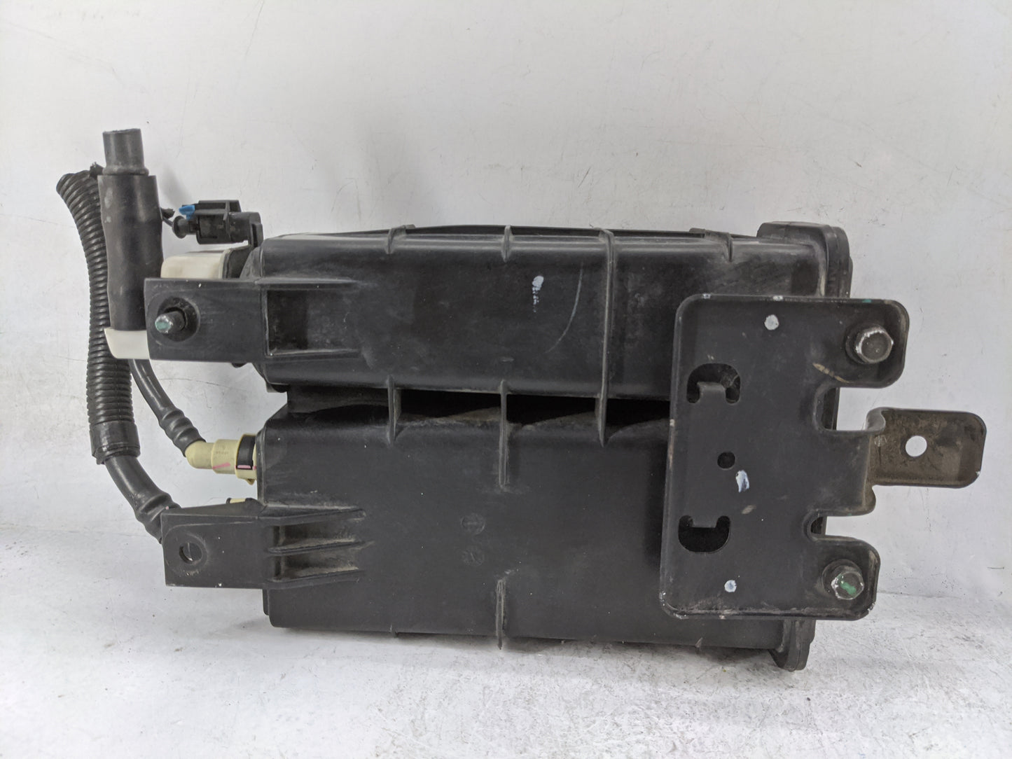 2017 Dodge Journey Fuel Vapor Charcoal Canister 1477323 - Oemusedautoparts1.com