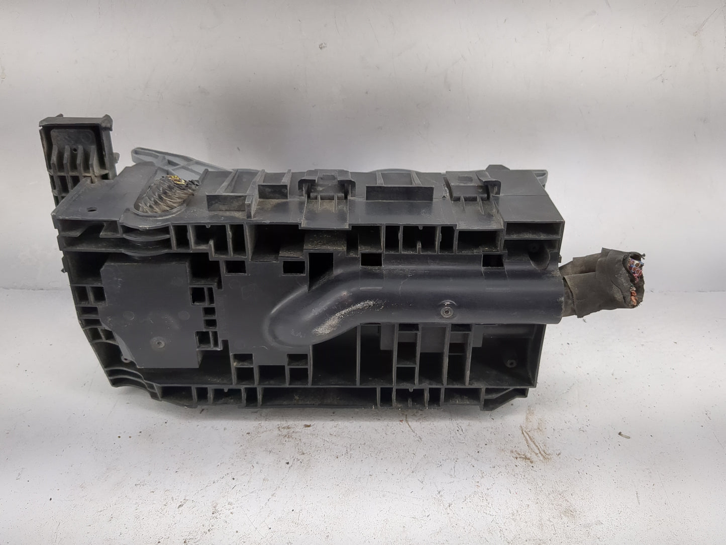 2017 Dodge Journey Fusebox Fuse Box Panel Relay Module Fits OEM Used Auto Parts - Oemusedautoparts1.com