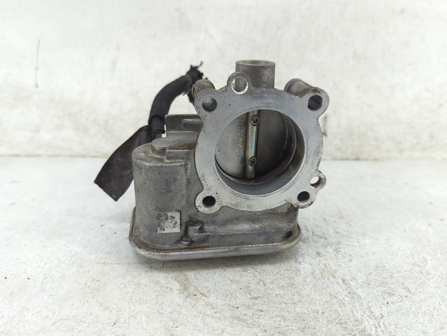 2009-2018 Dodge Journey Throttle Body Fits Fits 2007 2008 2009 2010 2011 2012 2013 2014 2015 2016 2017 2018 OEM Used Auto Pa