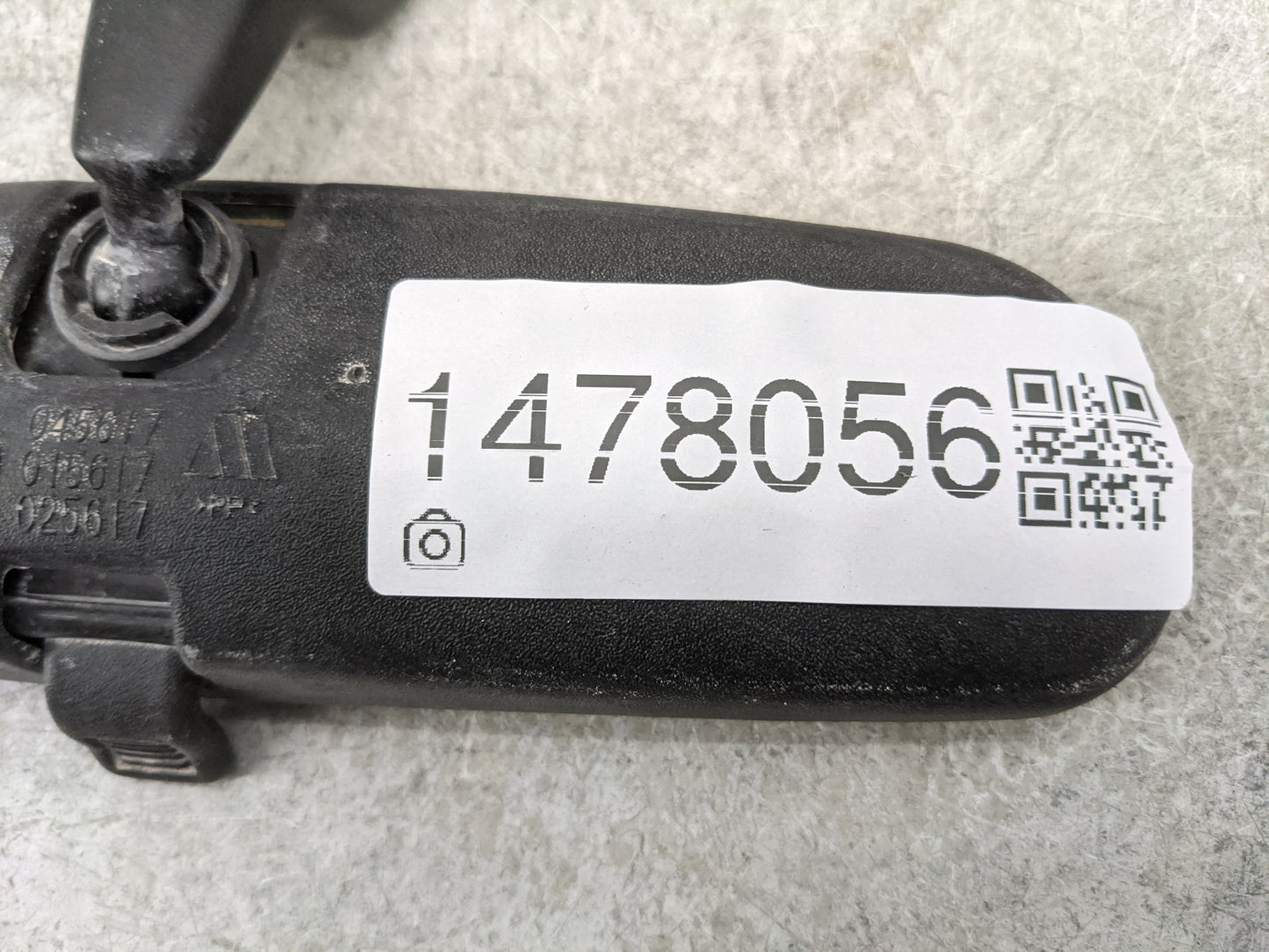 2017 Dodge Journey Interior Rear View Mirror Replacement OEM P/N:E11 045617 E11 015617 Fits OEM Used Auto Parts - Oemusedaut