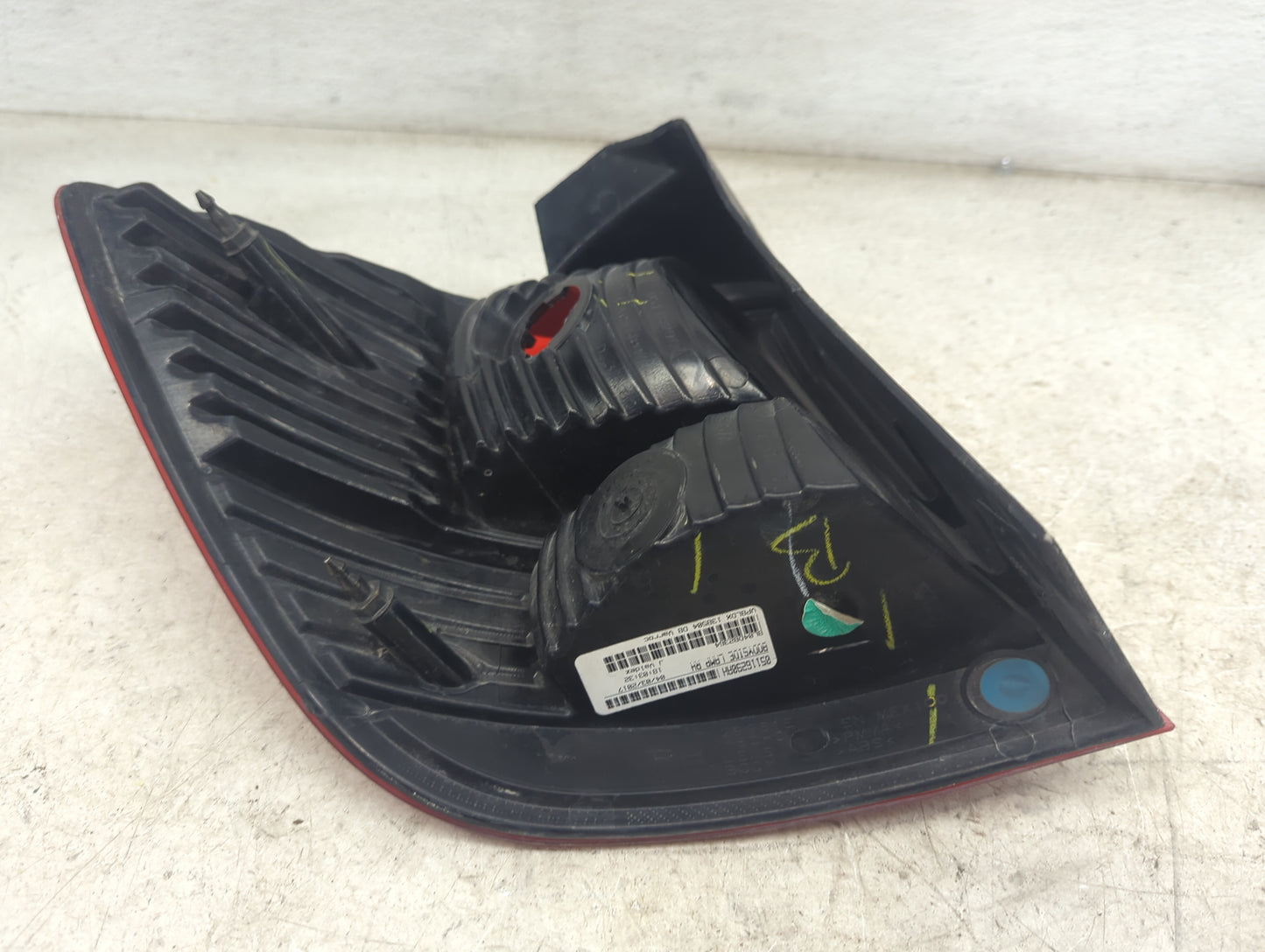 2017 Dodge Journey Tail Light Assembly Passenger Right OEM P/N:05116529AH Fits OEM Used Auto Parts - Oemusedautoparts1.com
