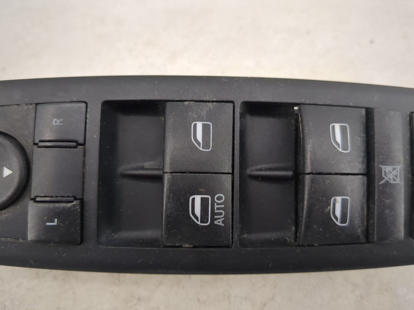 2018-2020 Dodge Journey Master Power Window Switch Replacement Driver Side Left P/N:68307001AA 10139862 Fits Fits 2018 2019 