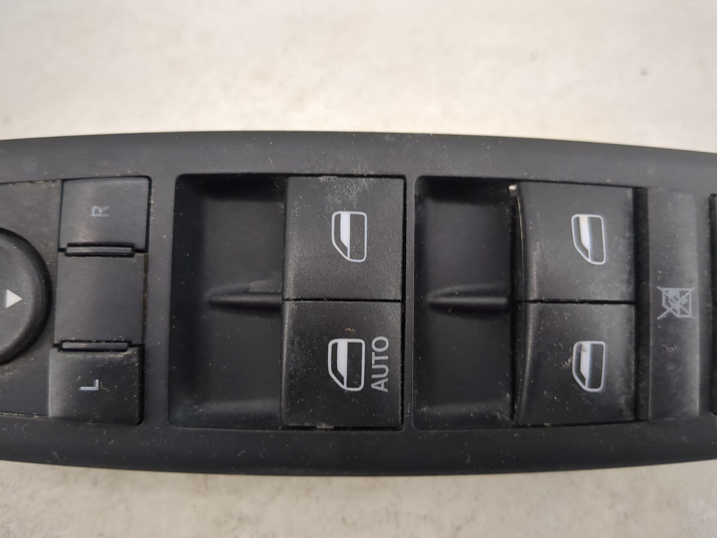 2018-2020 Dodge Journey Master Power Window Switch Replacement Driver Side Left P/N:68307001AA 10139862 Fits Fits 2018 2019 