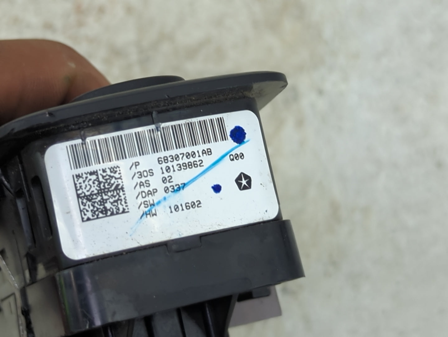 2018-2020 Dodge Journey Master Power Window Switch Replacement Driver Side Left P/N:68307001AB 10139862 Fits Fits 2018 2019 