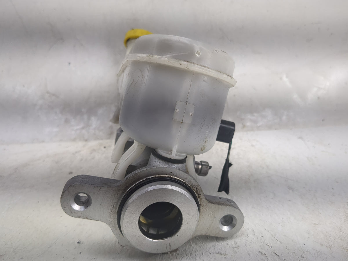 2017 Dodge Journey Brake Master Cylinder 1497980 - Oemusedautoparts1.com