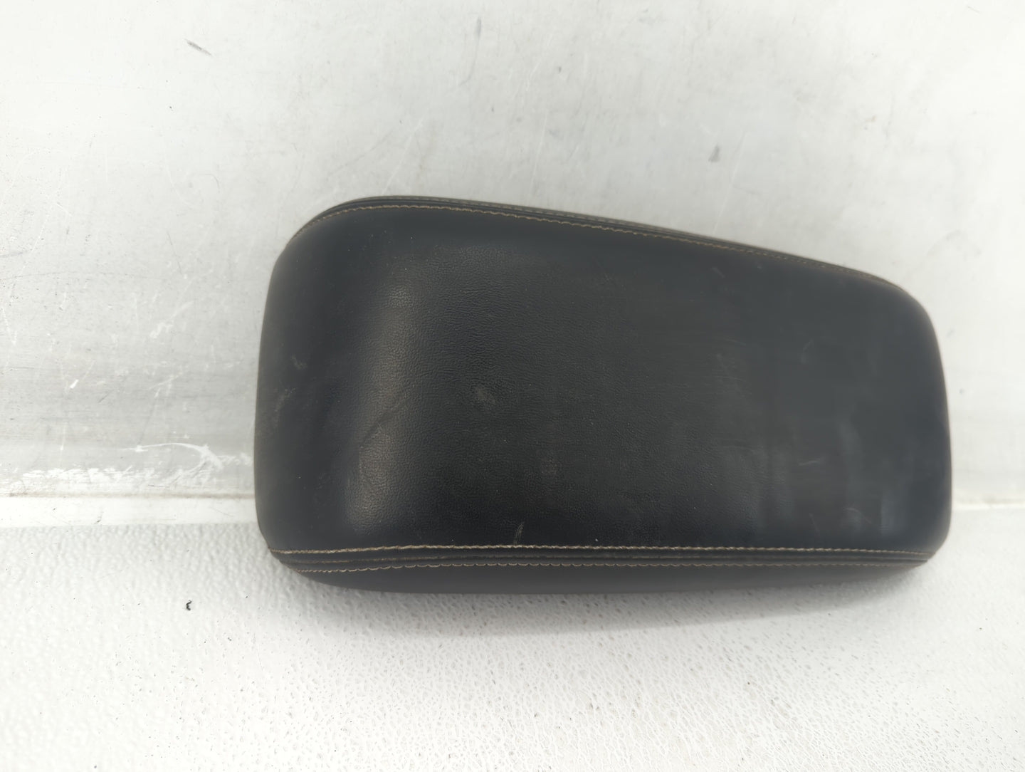 2017 Dodge Journey Center Console Armrest Cover Lid Black - Oemusedautoparts1.com