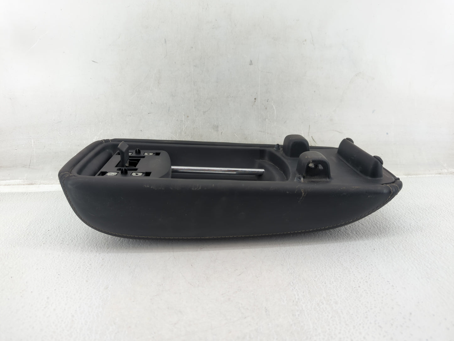 2017 Dodge Journey Center Console Armrest Cover Lid Black - Oemusedautoparts1.com