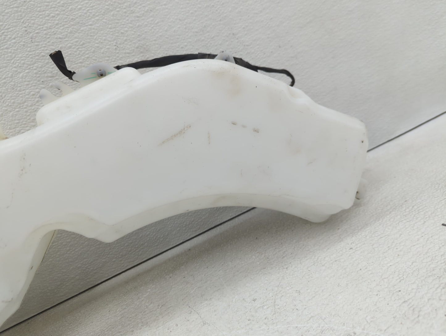 2017 Dodge Journey Windshield Washer Fluid Reservoir Bottle Oem - Oemusedautoparts1.com