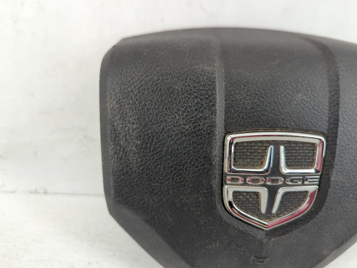 2018-2020 Dodge Journey Air Bag Passenger Right Knee OEM P/N:4JE 713 3K EHU Fits Fits 2018 2019 2020 OEM Used Auto Parts - O