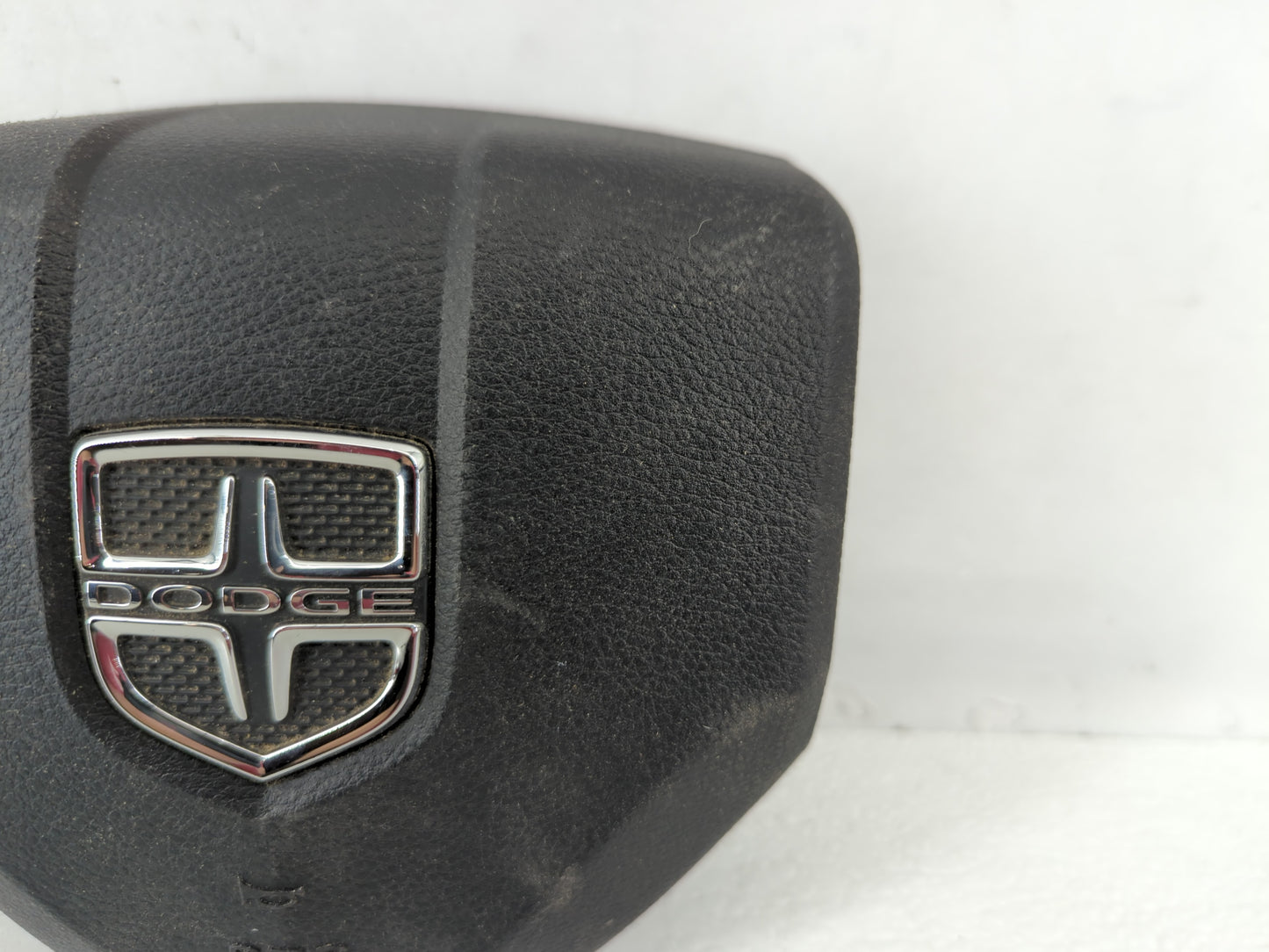 2018-2020 Dodge Journey Air Bag Passenger Right Knee OEM P/N:4JE 713 3K EHU Fits Fits 2018 2019 2020 OEM Used Auto Parts - O