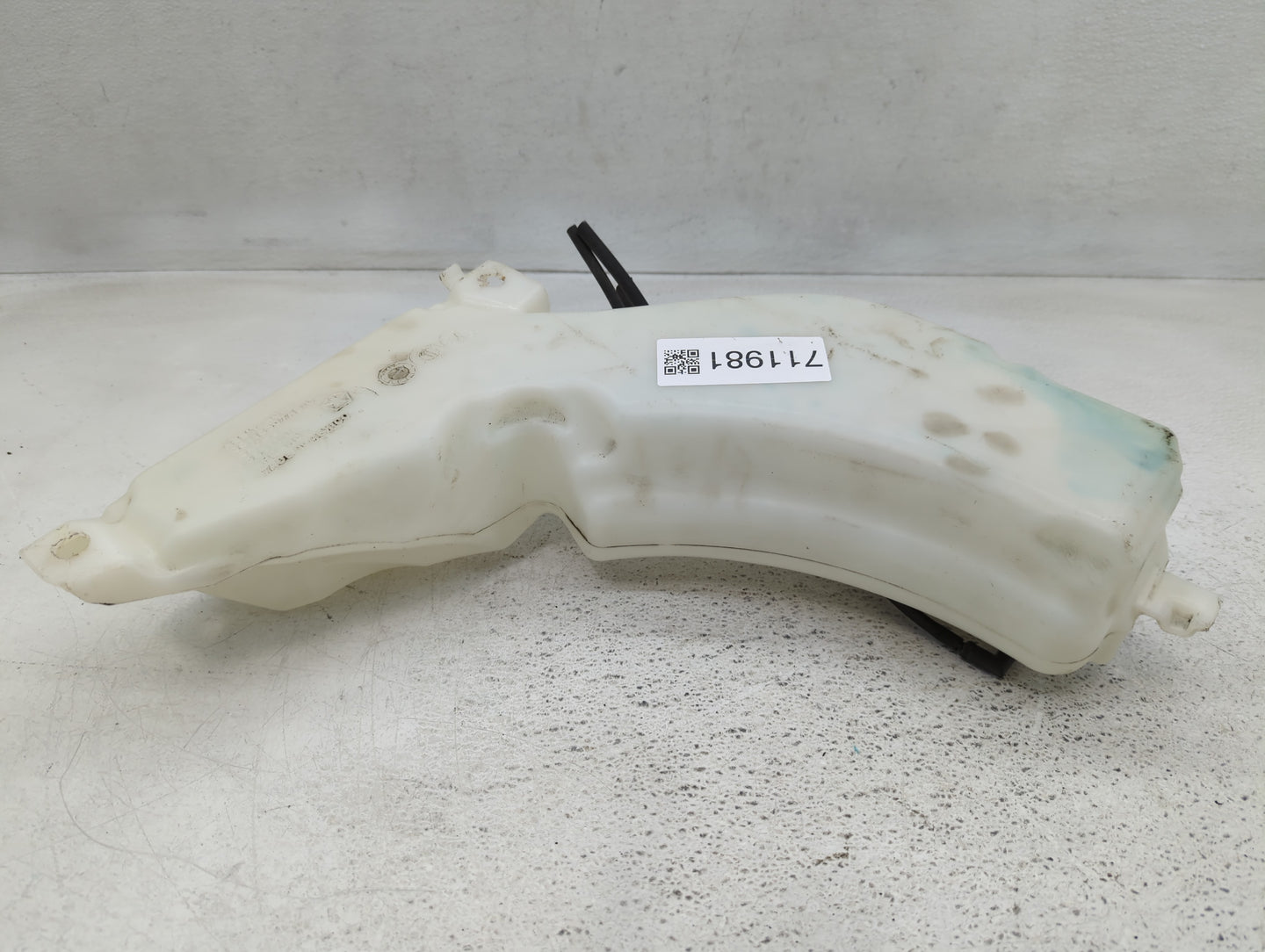2017 Dodge Journey Windshield Washer Fluid Reservoir Bottle Oem - Oemusedautoparts1.com