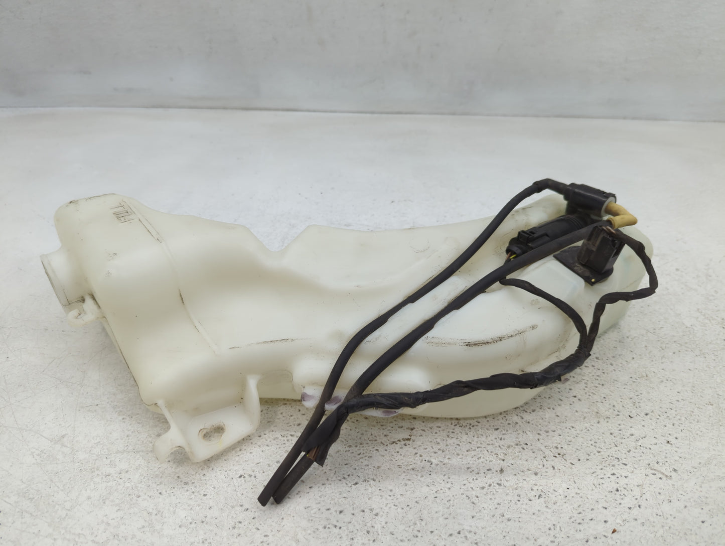 2017 Dodge Journey Windshield Washer Fluid Reservoir Bottle Oem - Oemusedautoparts1.com