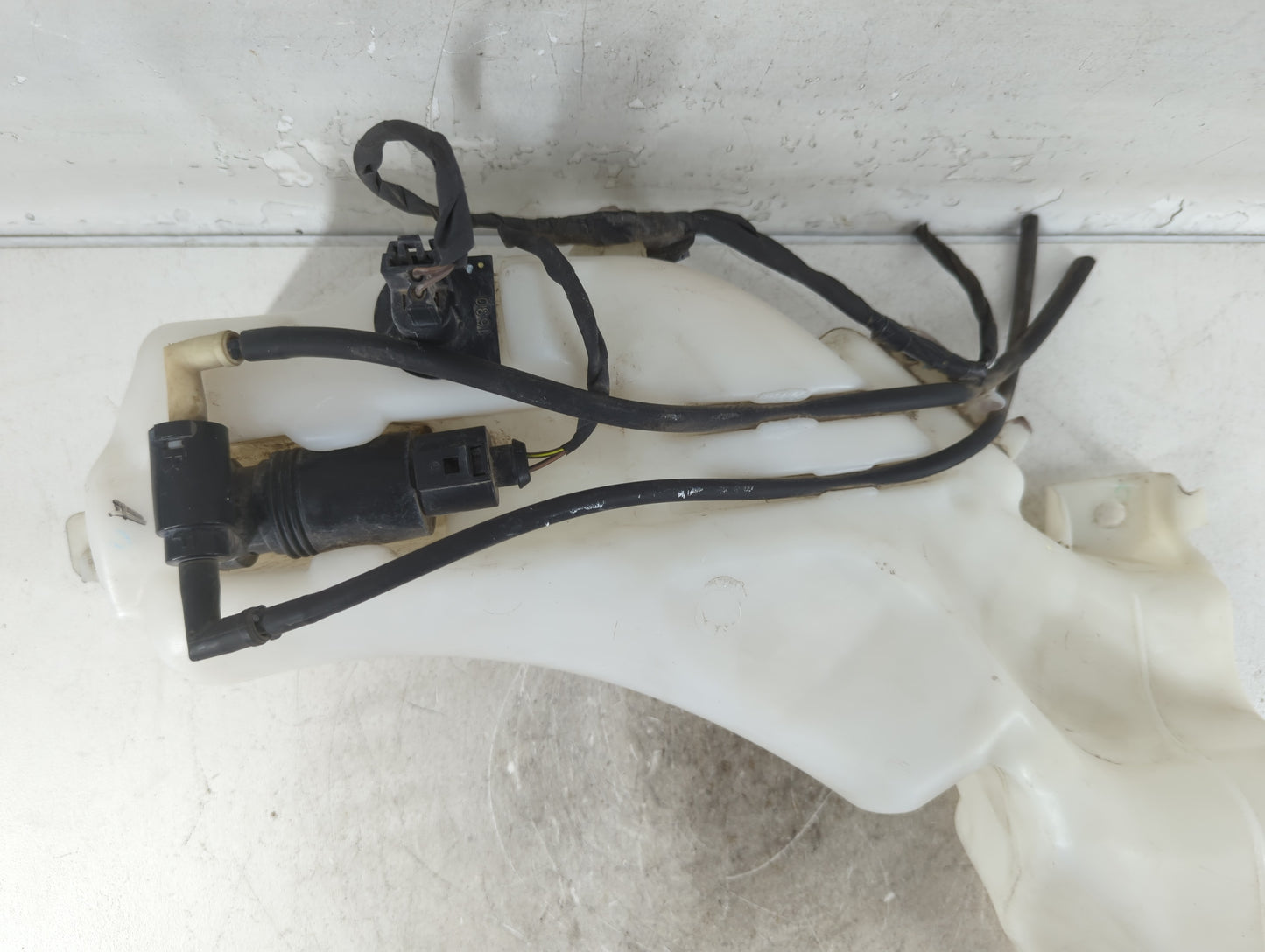 2017 Dodge Journey Windshield Washer Fluid Reservoir Bottle Oem - Oemusedautoparts1.com