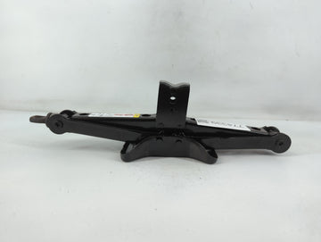 2017 Dodge Journey Spare Scissor Car Jack - Oemusedautoparts1.com