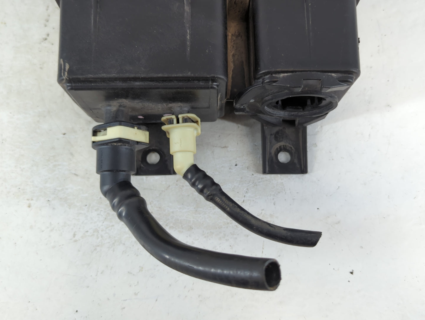 2017 Dodge Journey Fuel Vapor Charcoal Canister - Oemusedautoparts1.com