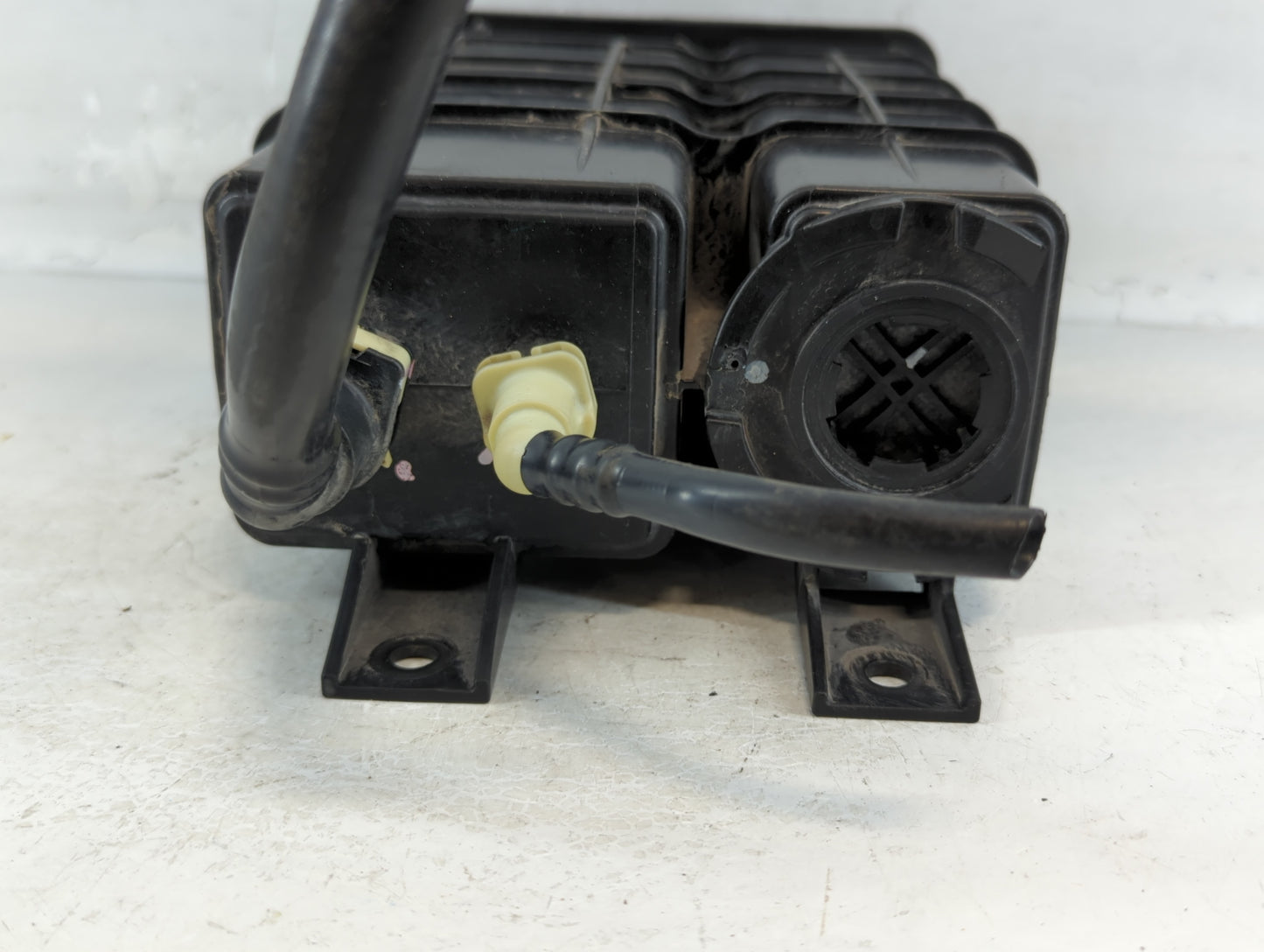 2017 Dodge Journey Fuel Vapor Charcoal Canister 915966 - Oemusedautoparts1.com