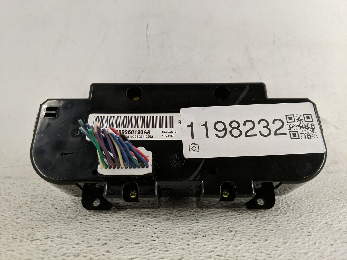 2017 Dodge Ram 1500 Climate Control Module Temperature AC/Heater Replacement P/N:P68268191AA Fits OEM Used Auto Parts - Oemu