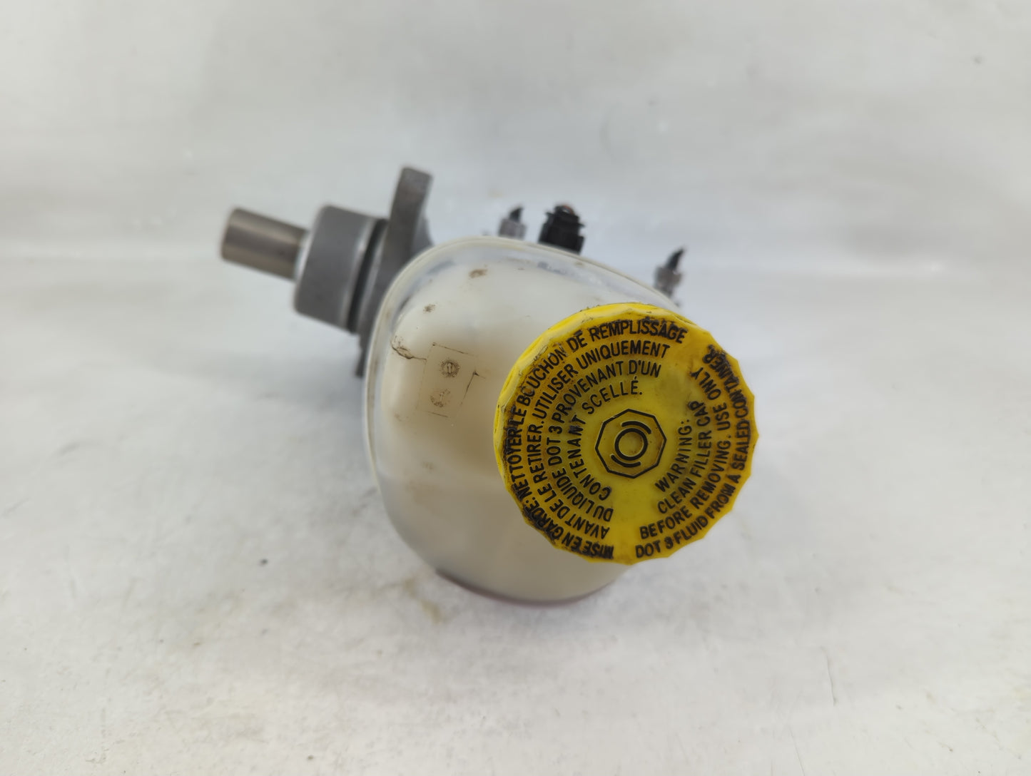 2007-2008 Dodge Ram 1500 Brake Master Cylinder 1206483 - Oemusedautoparts1.com