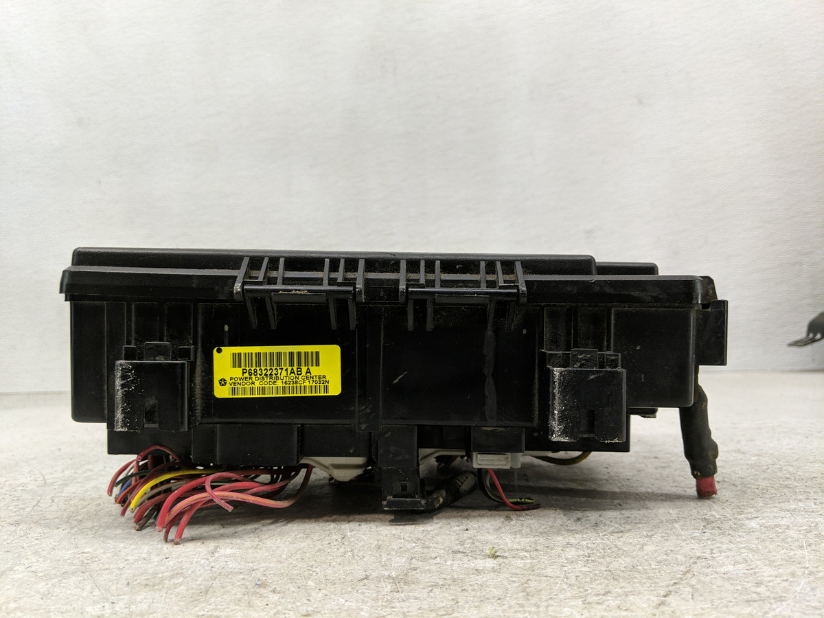 2017 Dodge Ram 1500 Fusebox Fuse Box Panel Relay Module P/N:P68322371AA Fits OEM Used Auto Parts - Oemusedautoparts1.com
