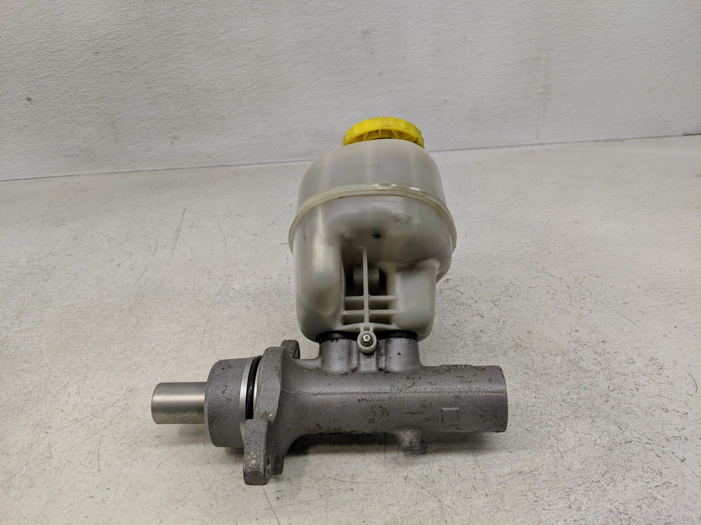 2007-2008 Dodge Ram 1500 Brake Master Cylinder - Oemusedautoparts1.com