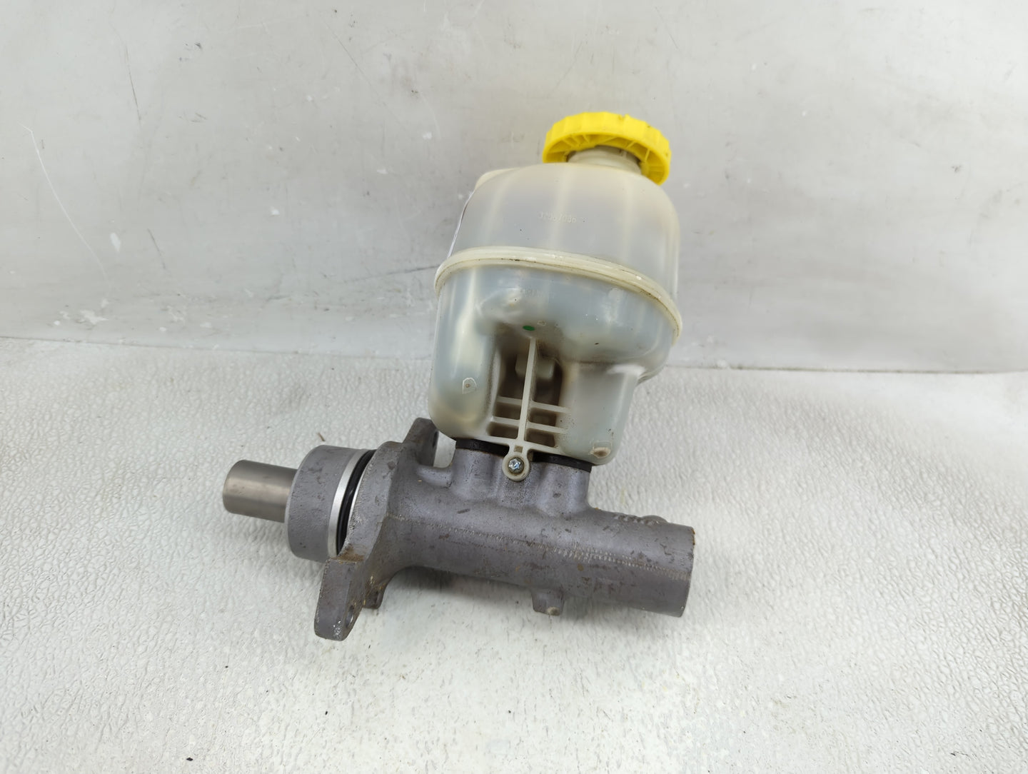 2007-2008 Dodge Ram 1500 Brake Master Cylinder - Oemusedautoparts1.com
