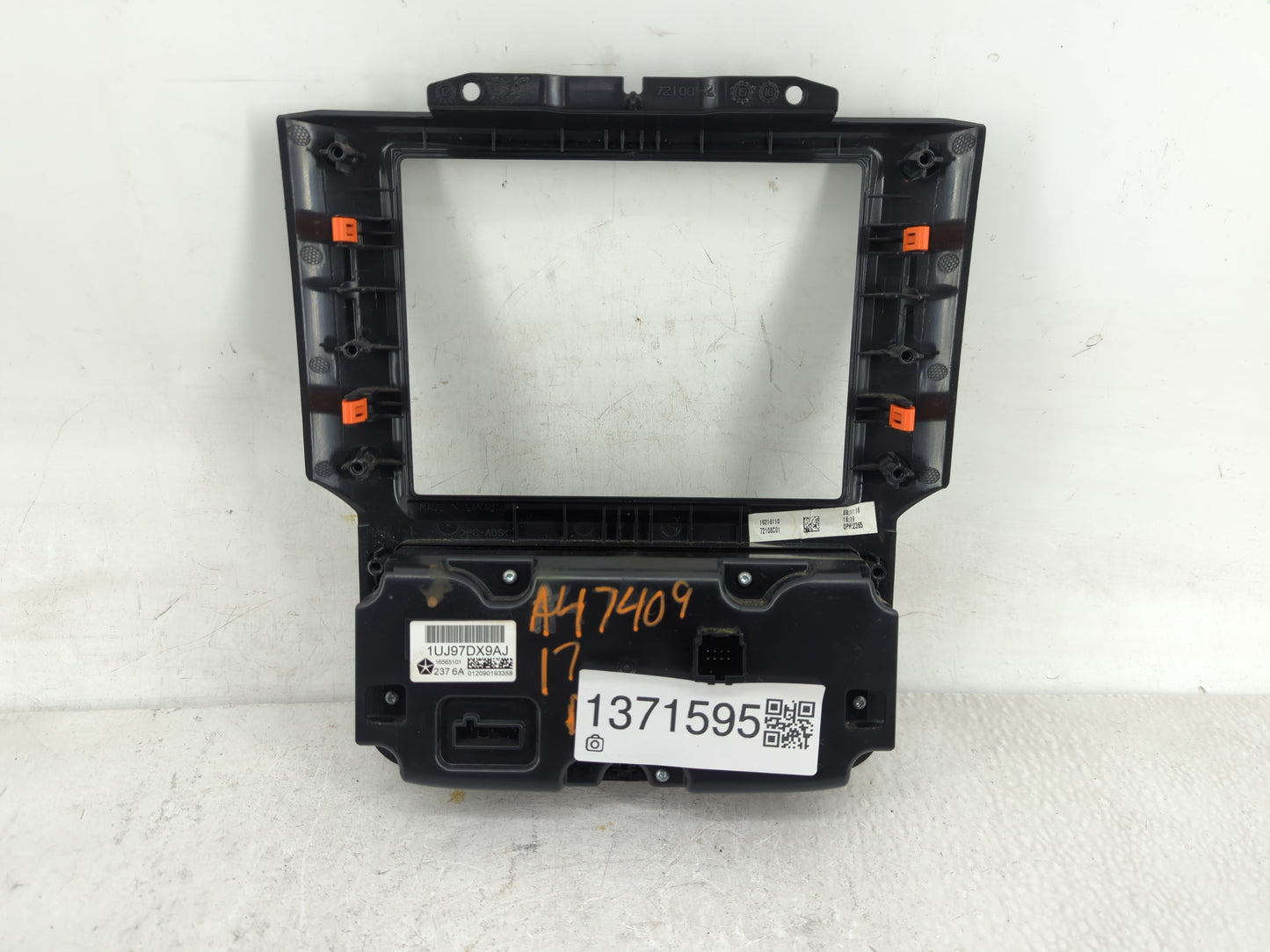 2017 Dodge Ram 1500 Climate Control Module Temperature AC/Heater Replacement P/N:16565101 1UJ97DX9AJ Fits OEM Used Auto Part