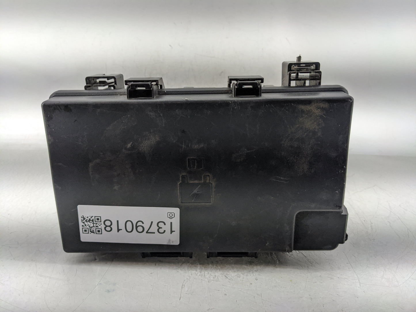 2017 Dodge Ram 1500 Fusebox Fuse Box Panel Relay Module P/N:P68322373AB Fits OEM Used Auto Parts - Oemusedautoparts1.com