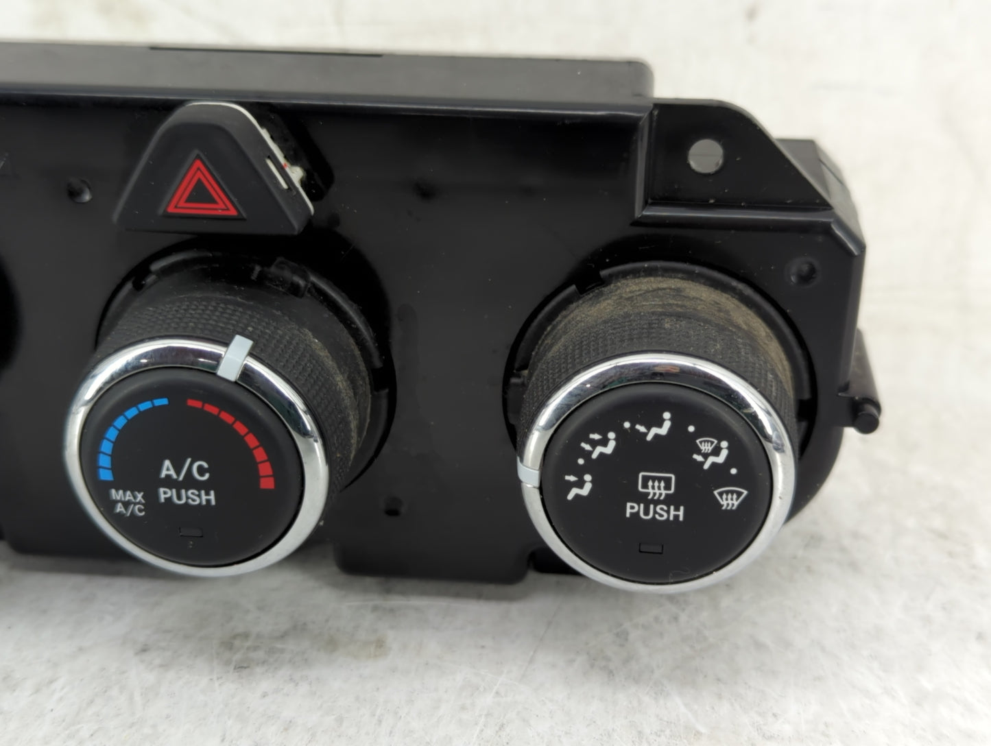 2017 Dodge Ram 1500 Climate Control Module Temperature AC/Heater Replacement P/N:P68268190AA Fits OEM Used Auto Parts - Oemu