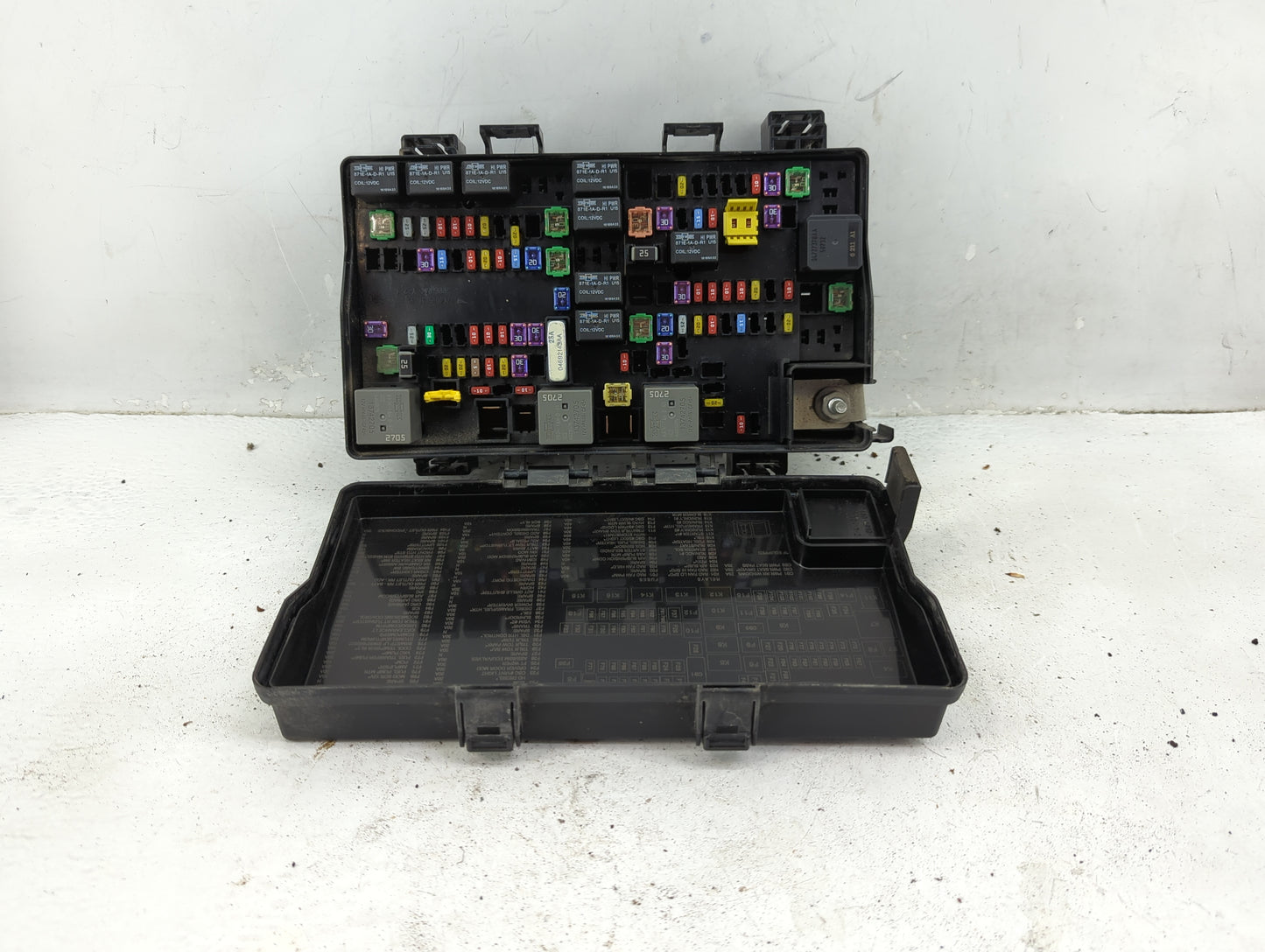 2017 Dodge Ram 1500 Fusebox Fuse Box Panel Relay Module P/N:P68322371AB Fits OEM Used Auto Parts - Oemusedautoparts1.com