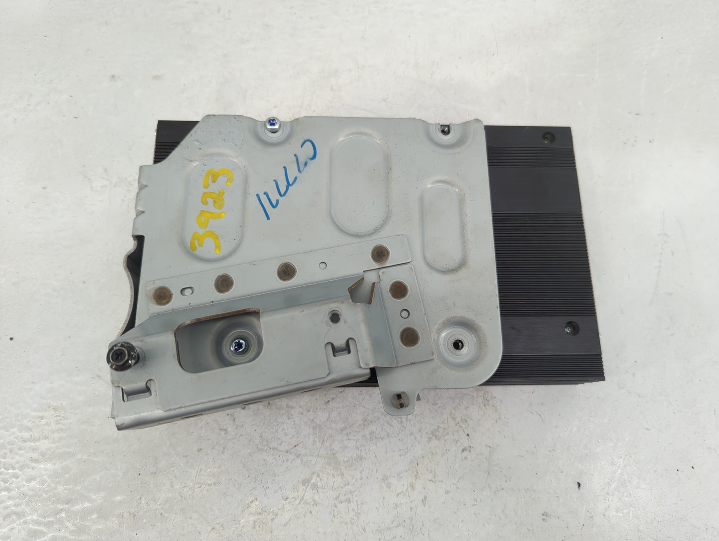 2017 Dodge Ram 1500 Radio AM FM Cd Player Receiver Replacement P/N:68267099AB Fits OEM Used Auto Parts - Oemusedautoparts1.c