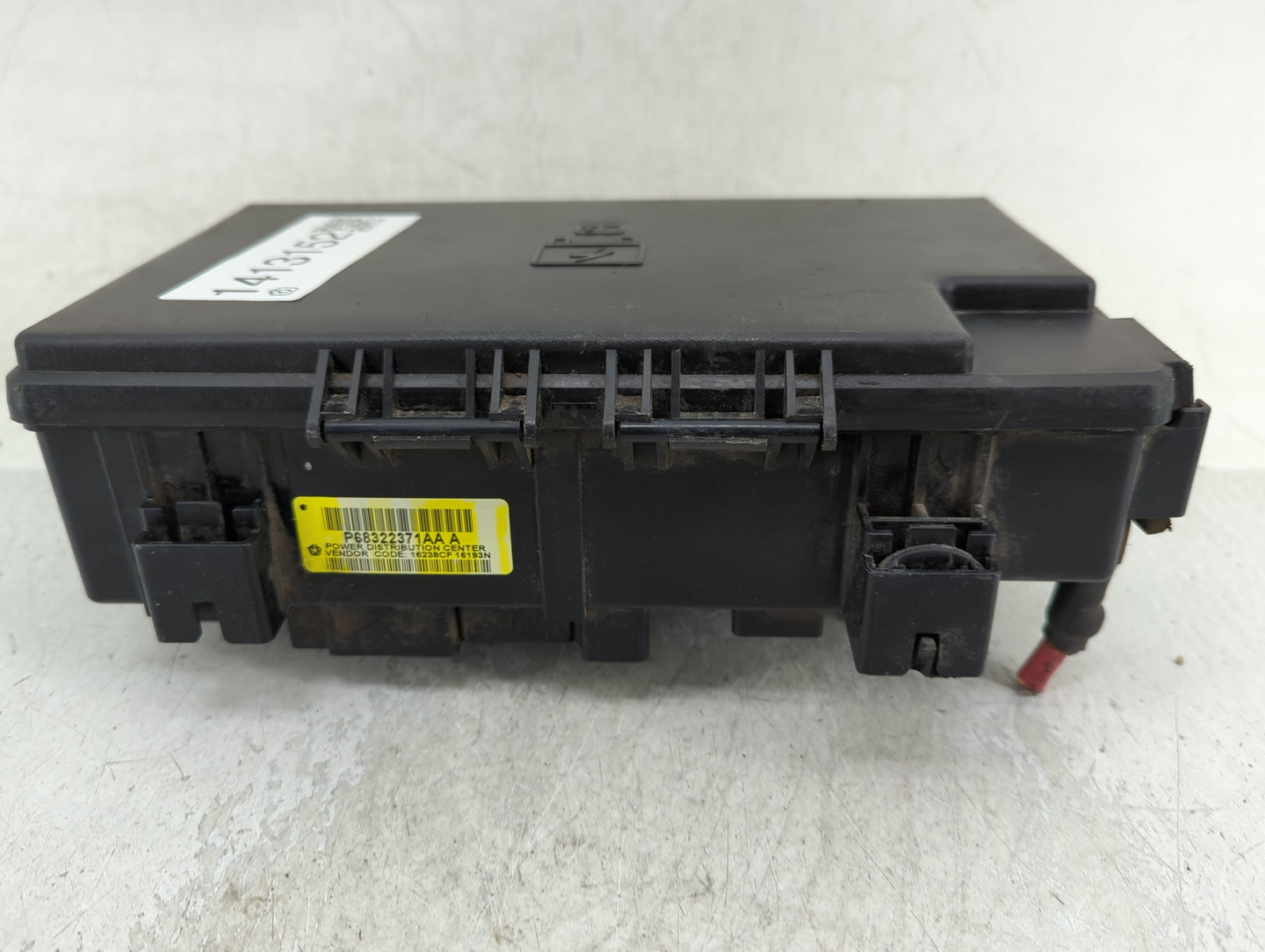 2017 Dodge Ram 1500 Fusebox Fuse Box Panel Relay Module P/N:P68322371AA Fits OEM Used Auto Parts - Oemusedautoparts1.com