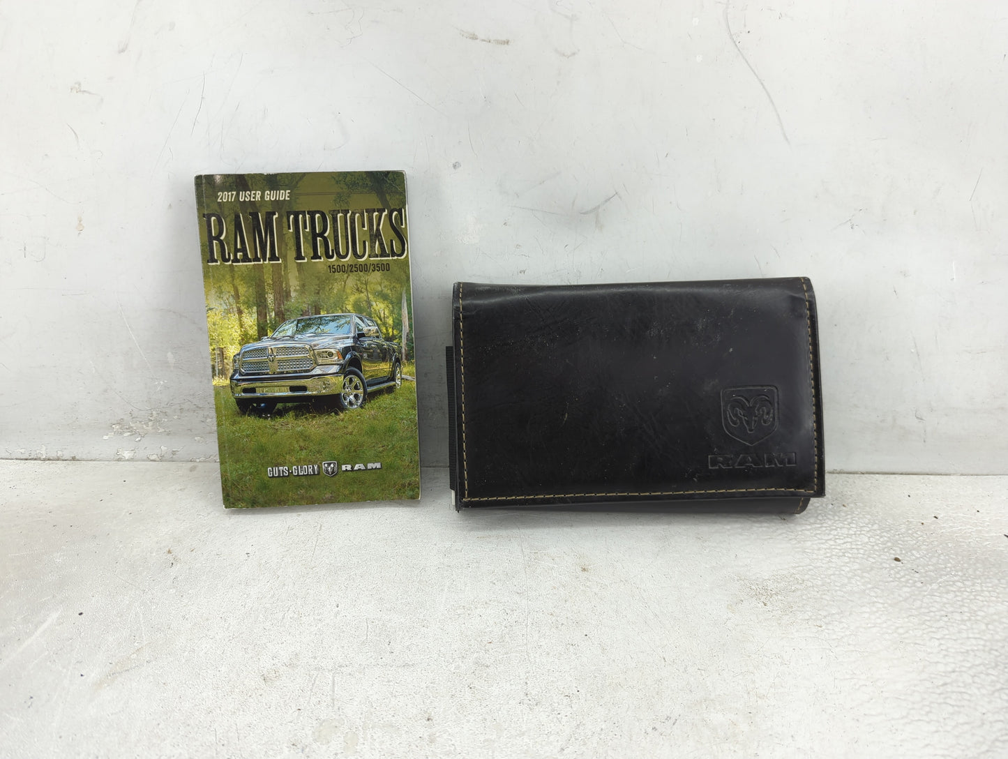 2017 Dodge Ram 1500 Owners Manual Book Guide P/N:17D241-926-AA OEM Used Auto Parts - Oemusedautoparts1.com