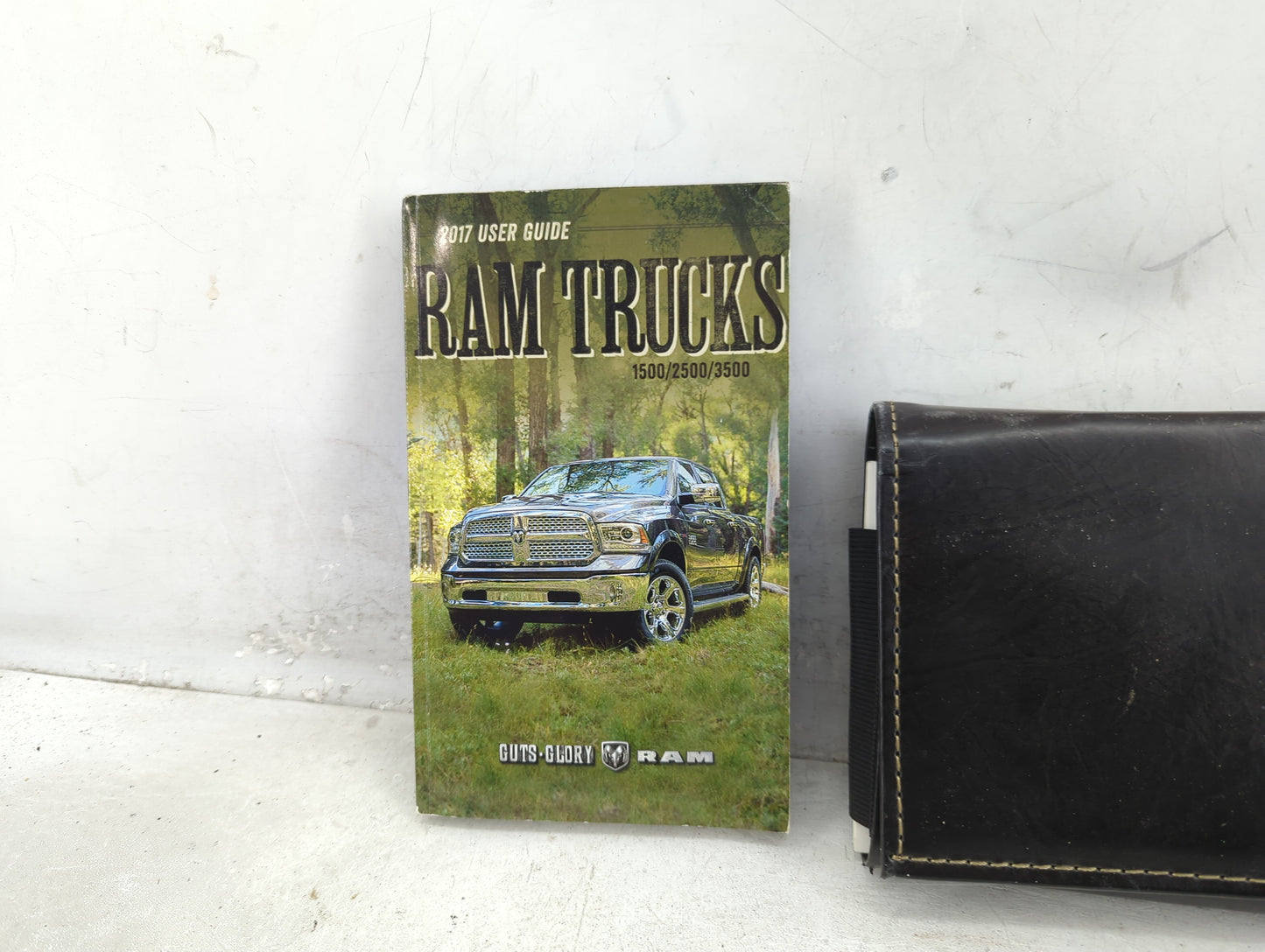2017 Dodge Ram 1500 Owners Manual Book Guide P/N:17D241-926-AA OEM Used Auto Parts - Oemusedautoparts1.com