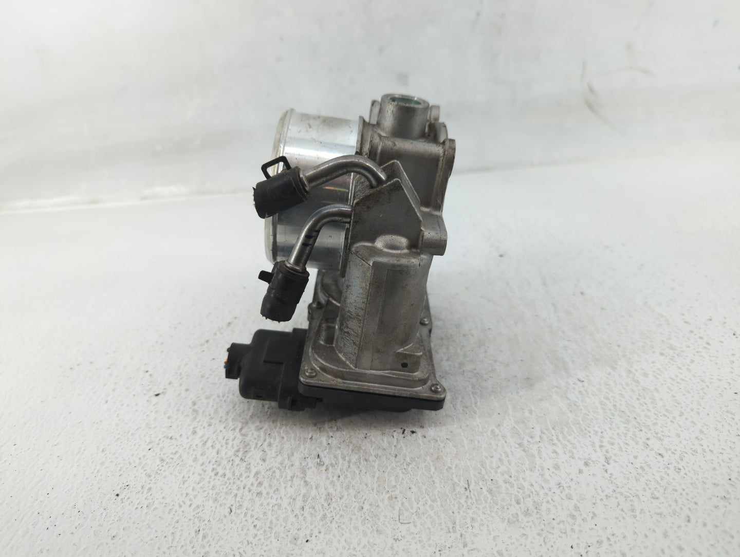 2017 Dodge Ram 1500 Throttle Body P/N:35100-3L000 Fits OEM Used Auto Parts - Oemusedautoparts1.com