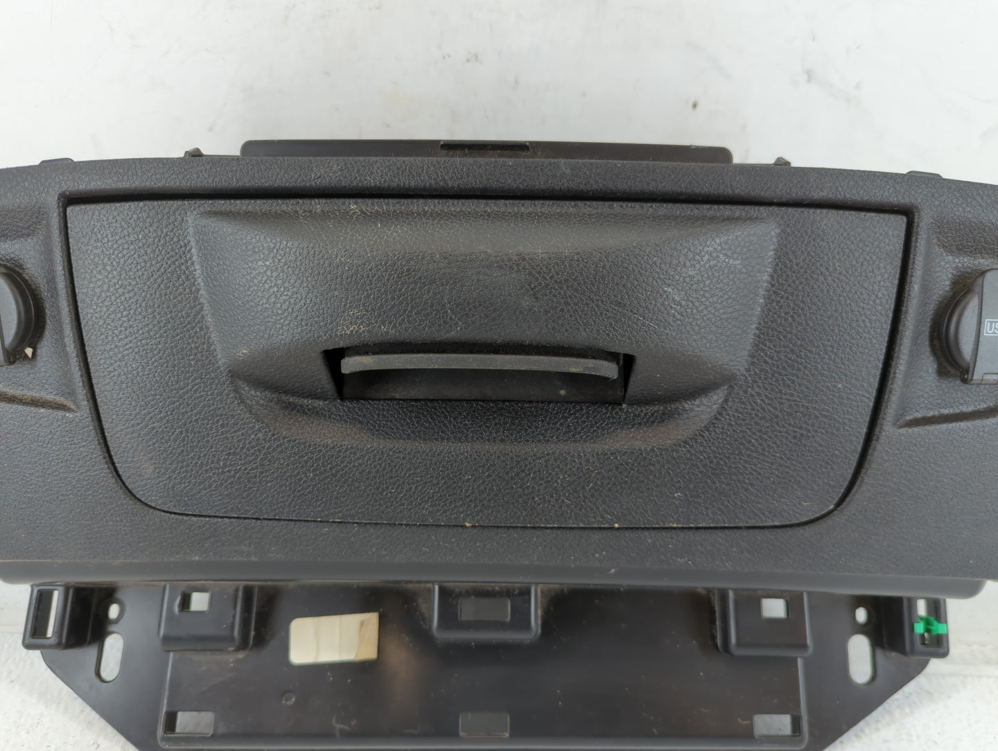 2017 Dodge Ram 1500 Passenger Glove Box Door Storage Compartment - Oemusedautoparts1.com