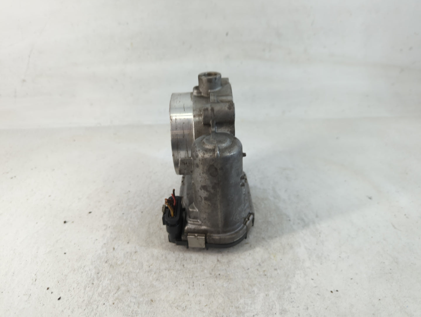 2017 Dodge Ram 1500 Throttle Body P/N:05184349AC Fits Fits 2011 2012 2013 2014 2015 2016 2018 2019 2020 2021 2022 OEM Used A
