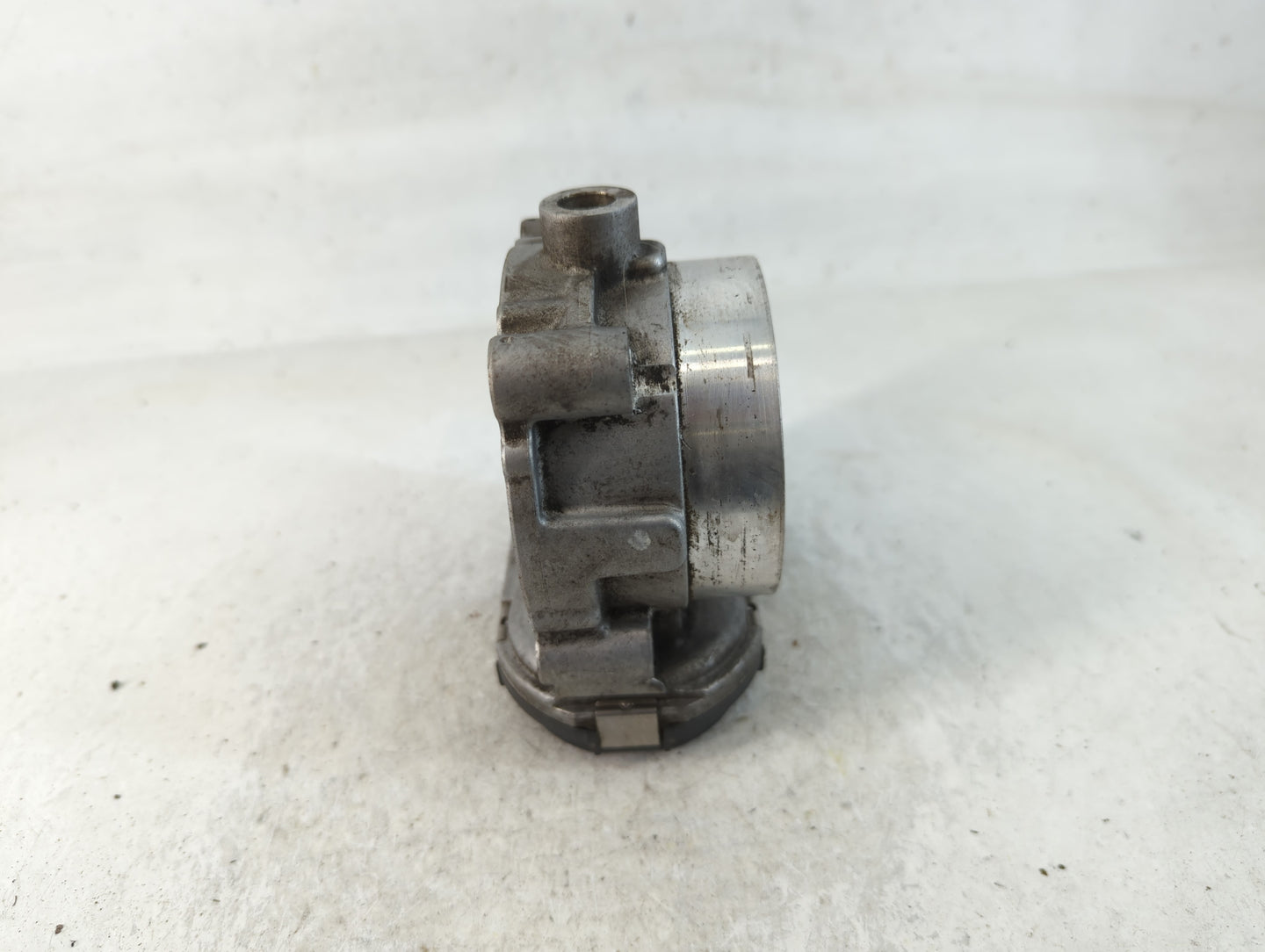 2017 Dodge Ram 1500 Throttle Body P/N:05184349AC Fits Fits 2011 2012 2013 2014 2015 2016 2018 2019 2020 2021 2022 OEM Used A