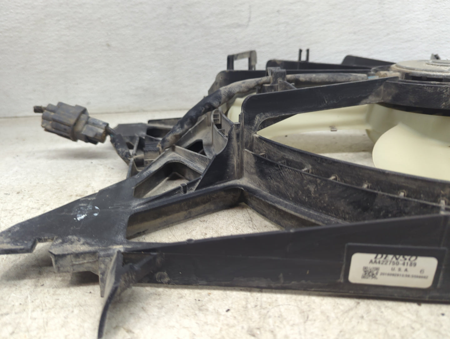 2017 Dodge Ram 3500 Electric Radiator Cooling Fan Motor Assembly P/N:AA422790-4189 Fits OEM Used Auto Parts - Oemusedautopar
