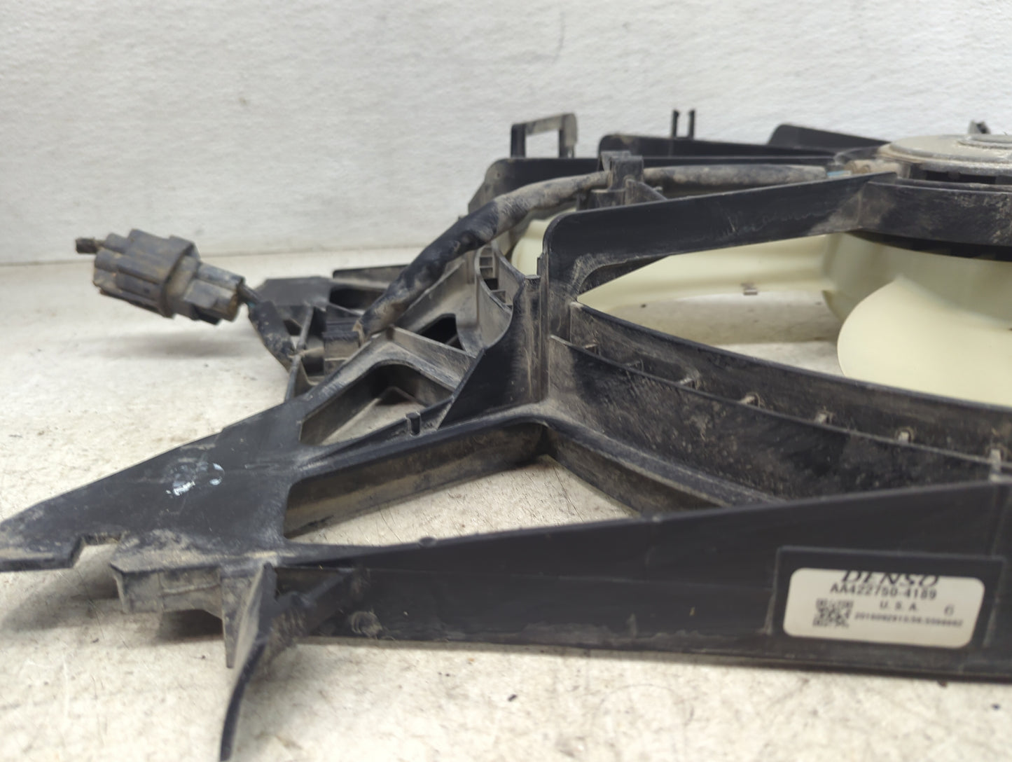 2017 Dodge Ram 3500 Electric Radiator Cooling Fan Motor Assembly P/N:AA422790-4189 Fits OEM Used Auto Parts - Oemusedautopar