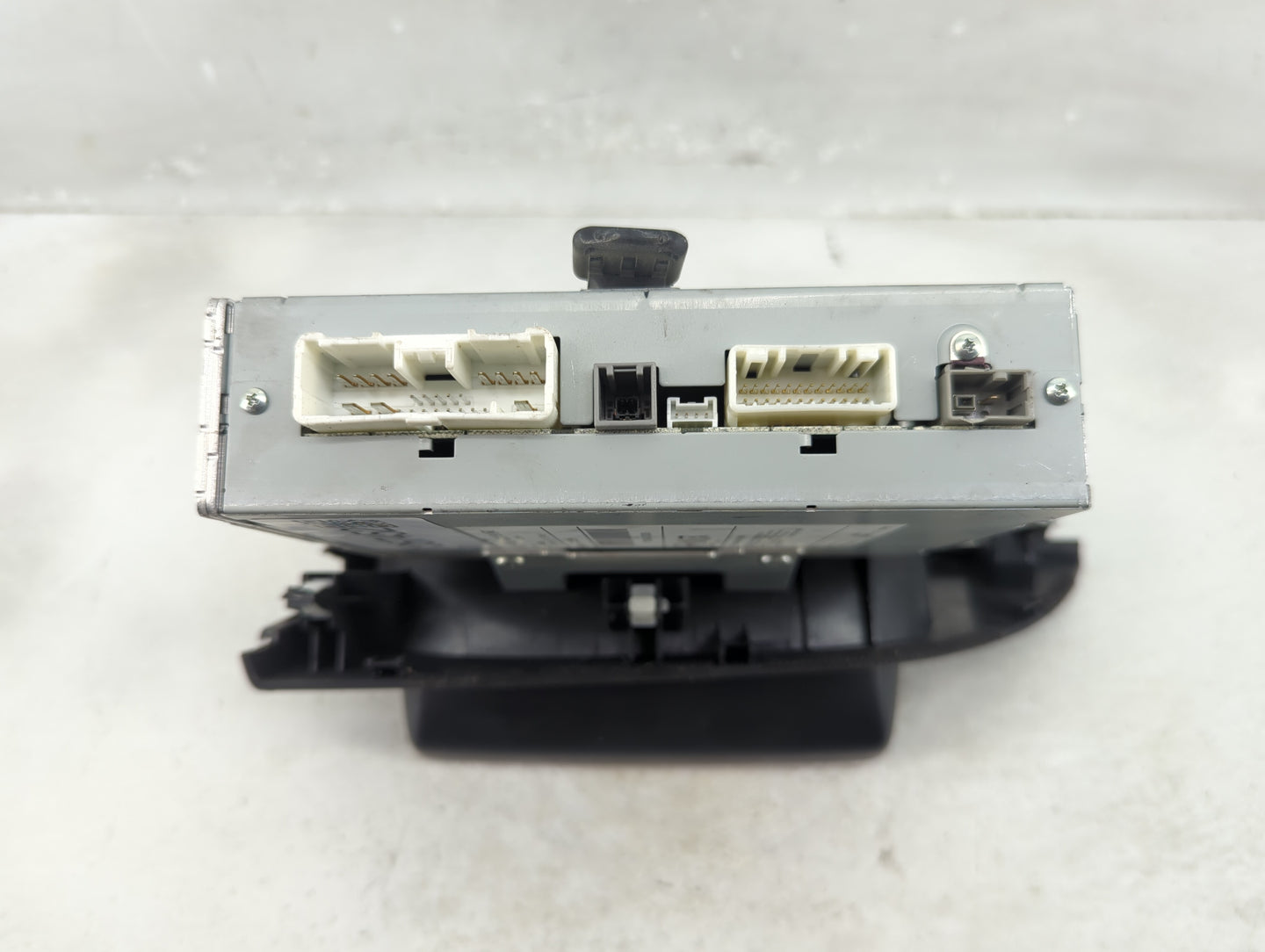 2017 Fiat 124 Spider Radio AM FM Cd Player Receiver Replacement P/N:68314305AA Fits OEM Used Auto Parts - Oemusedautoparts1.