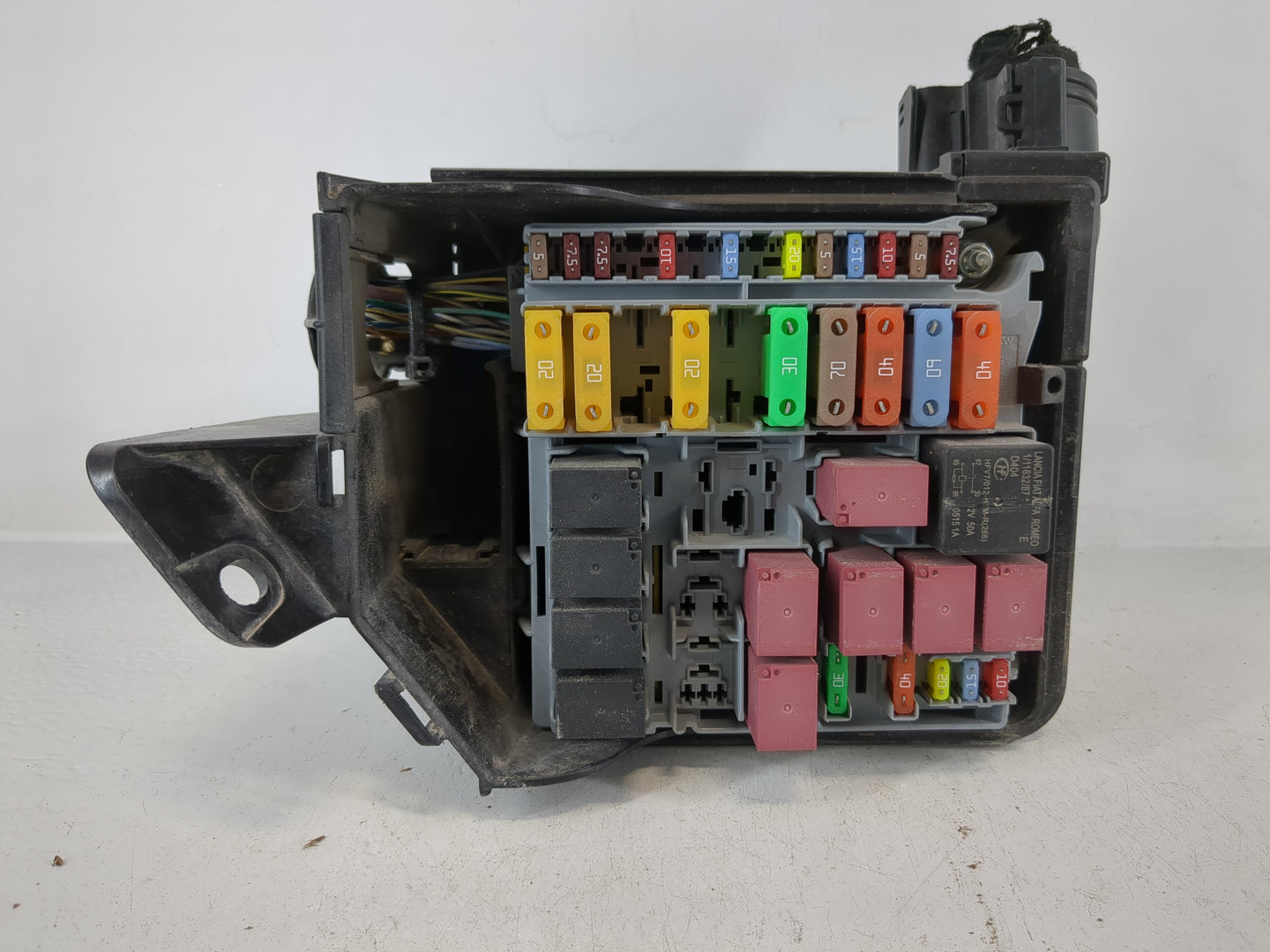 2013-2017 Fiat 500 Fusebox Fuse Box Panel Relay Module P/N:53100999 Fits Fits 2013 2014 2015 2016 2017 OEM Used Auto Parts -