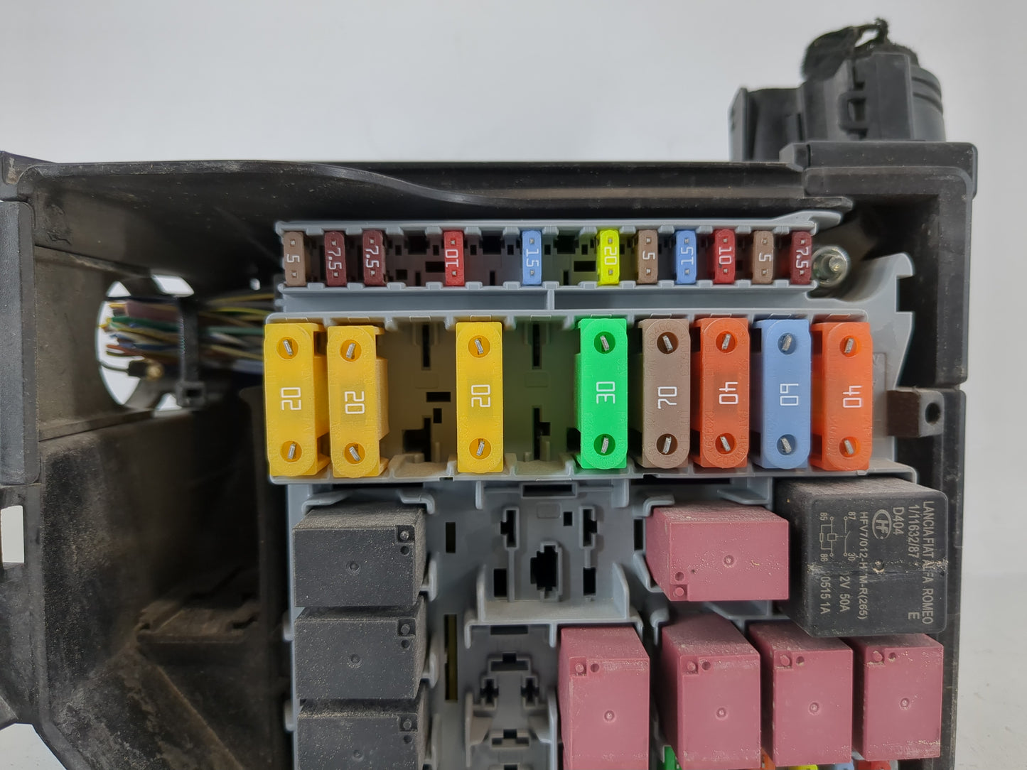 2013-2017 Fiat 500 Fusebox Fuse Box Panel Relay Module P/N:53100999 Fits Fits 2013 2014 2015 2016 2017 OEM Used Auto Parts -